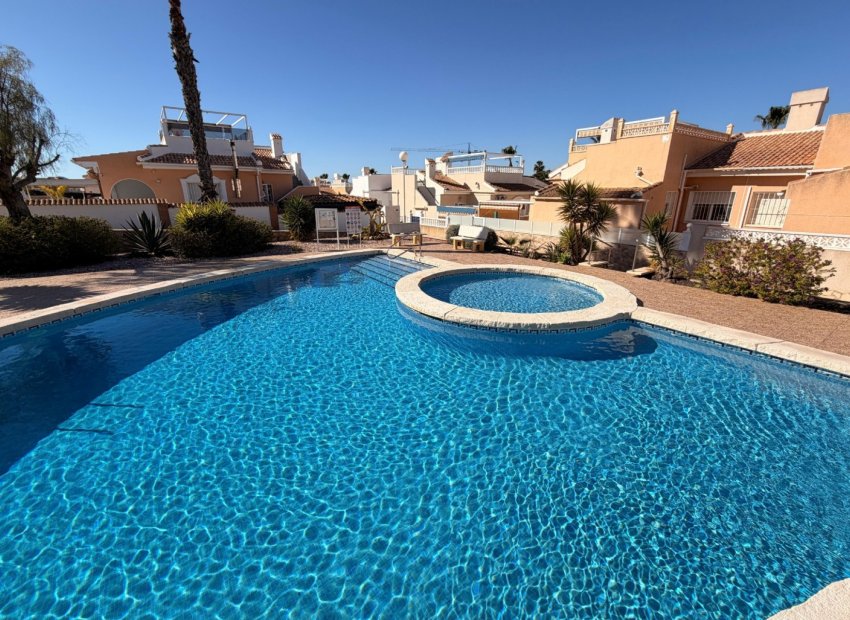 Herverkoop - Geschakelde Villa -
Ciudad Quesada - Rojales - Rojales