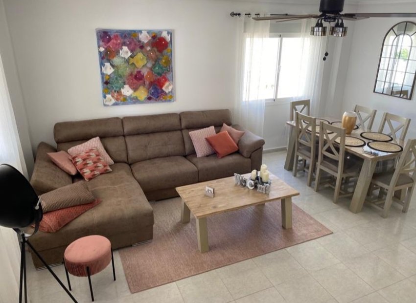 Herverkoop - Geschakelde Villa -
Ciudad Quesada - Rojales - Rojales