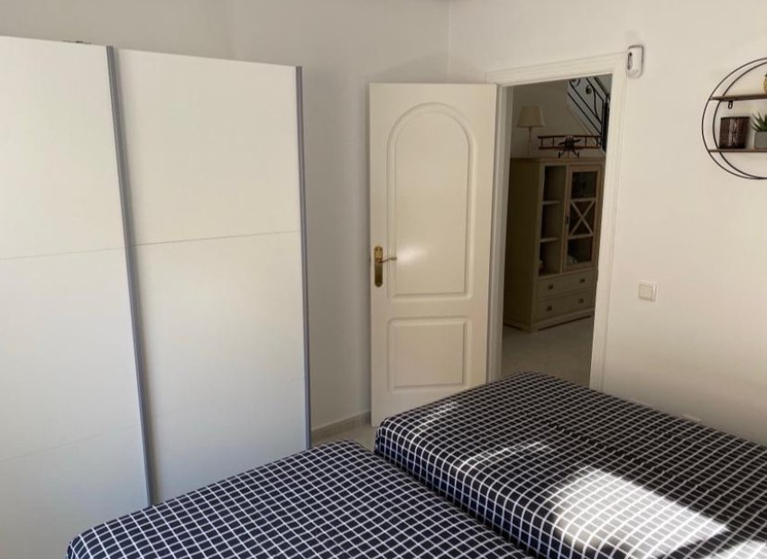 Herverkoop - Geschakelde Villa -
Ciudad Quesada - Rojales - Rojales