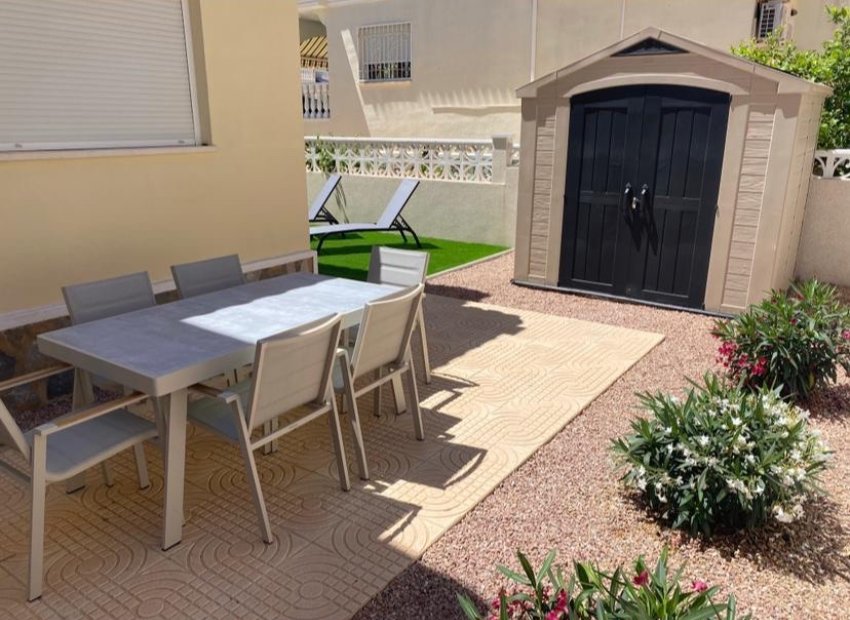 Herverkoop - Geschakelde Villa -
Ciudad Quesada - Rojales - Rojales