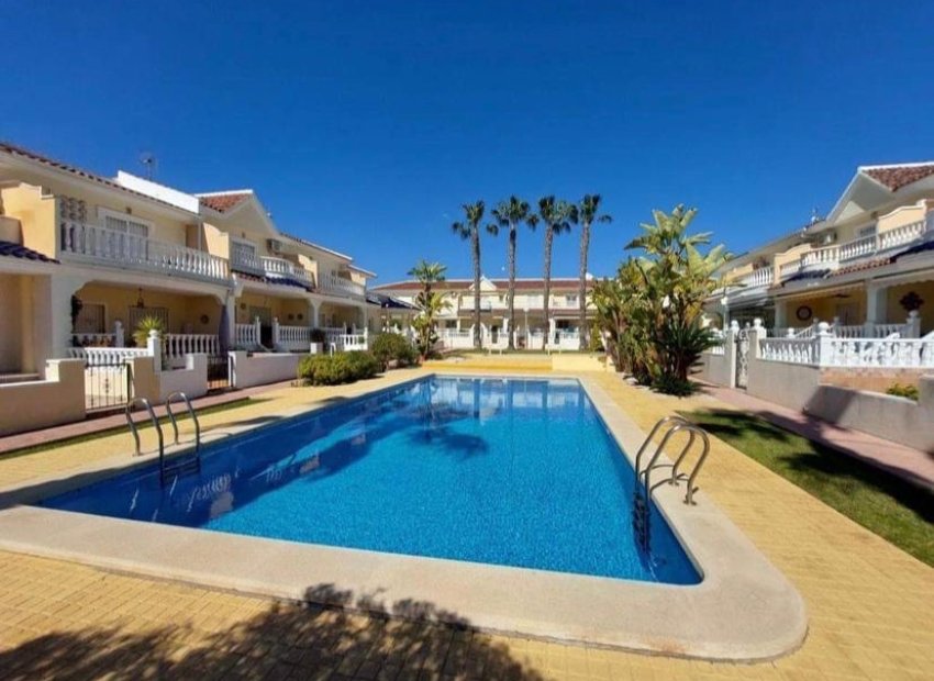 Herverkoop - Geschakelde Villa -
Ciudad Quesada - Rojales - Rojales