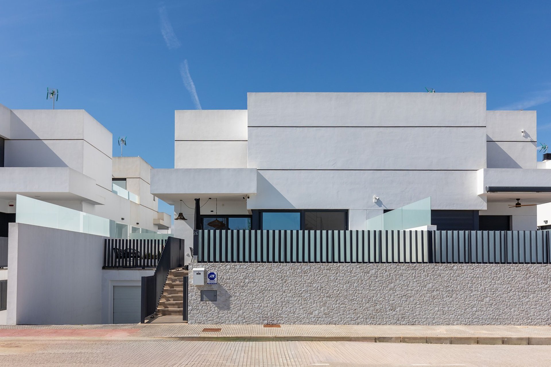 Herverkoop - Geschakelde Villa -
Dolores