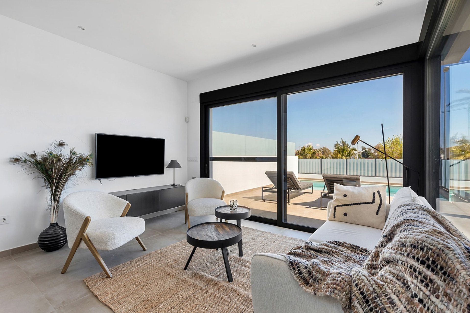 Herverkoop - Geschakelde Villa -
Dolores