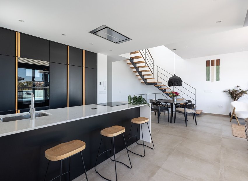 Herverkoop - Geschakelde Villa -
Dolores