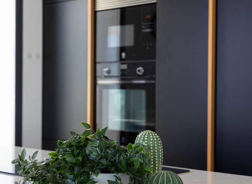 Herverkoop - Geschakelde Villa -
Dolores