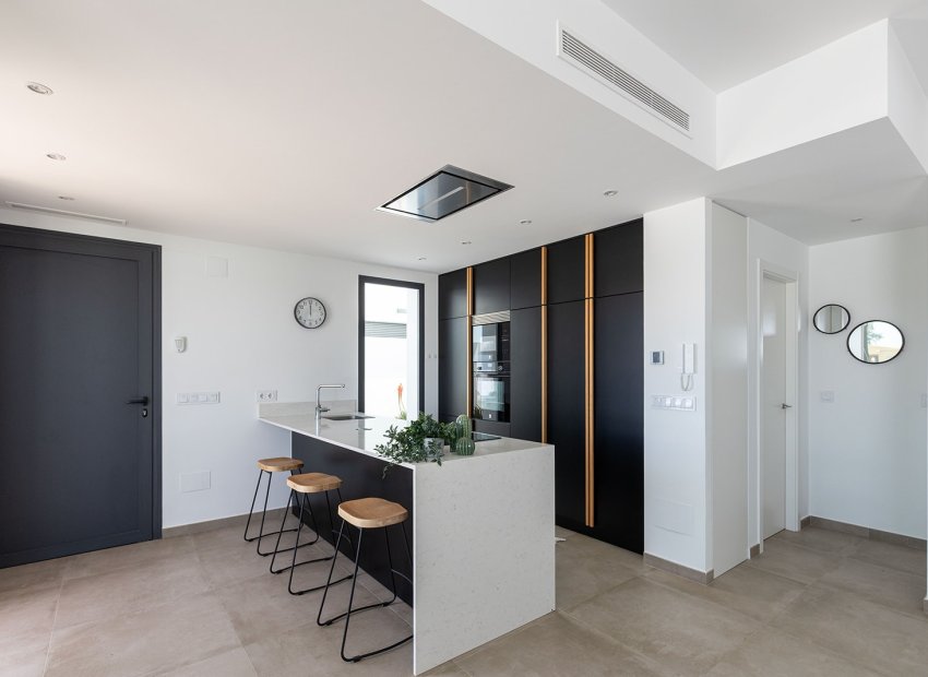 Herverkoop - Geschakelde Villa -
Dolores