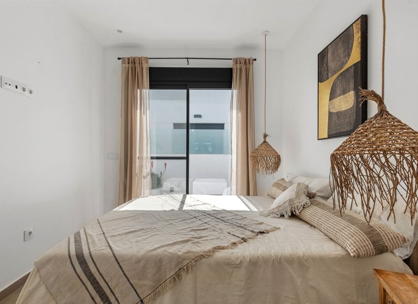 Herverkoop - Geschakelde Villa -
Dolores