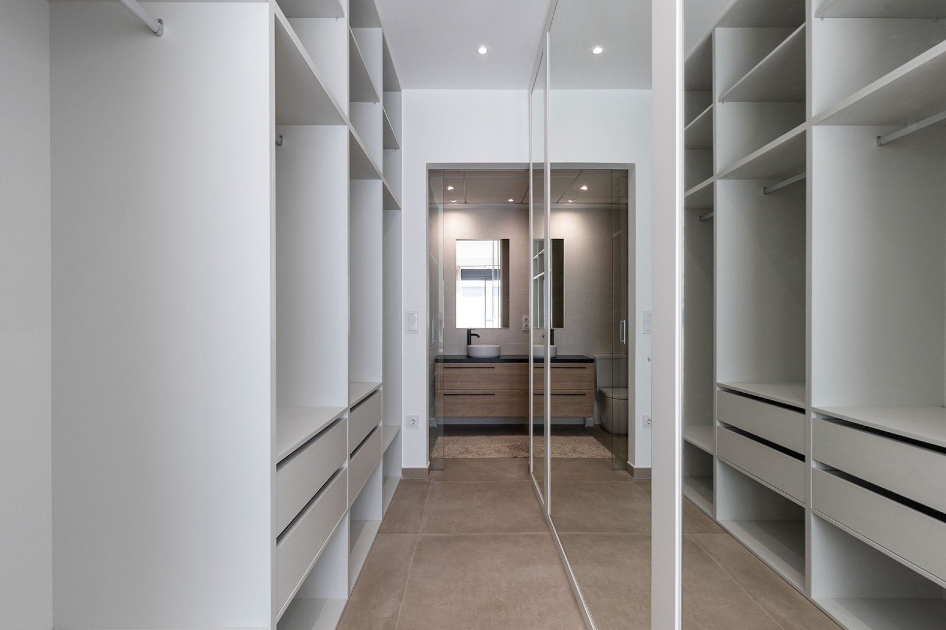 Herverkoop - Geschakelde Villa -
Dolores