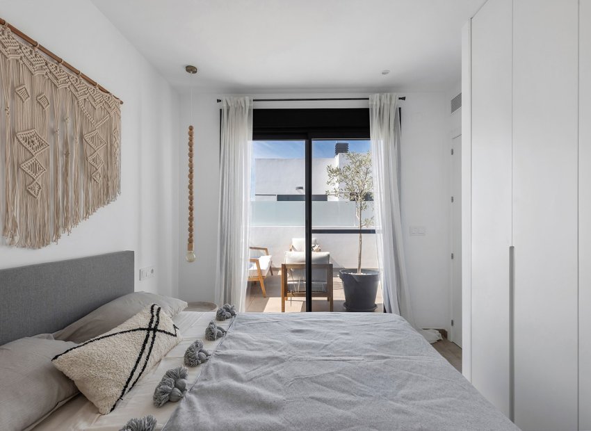 Herverkoop - Geschakelde Villa -
Dolores