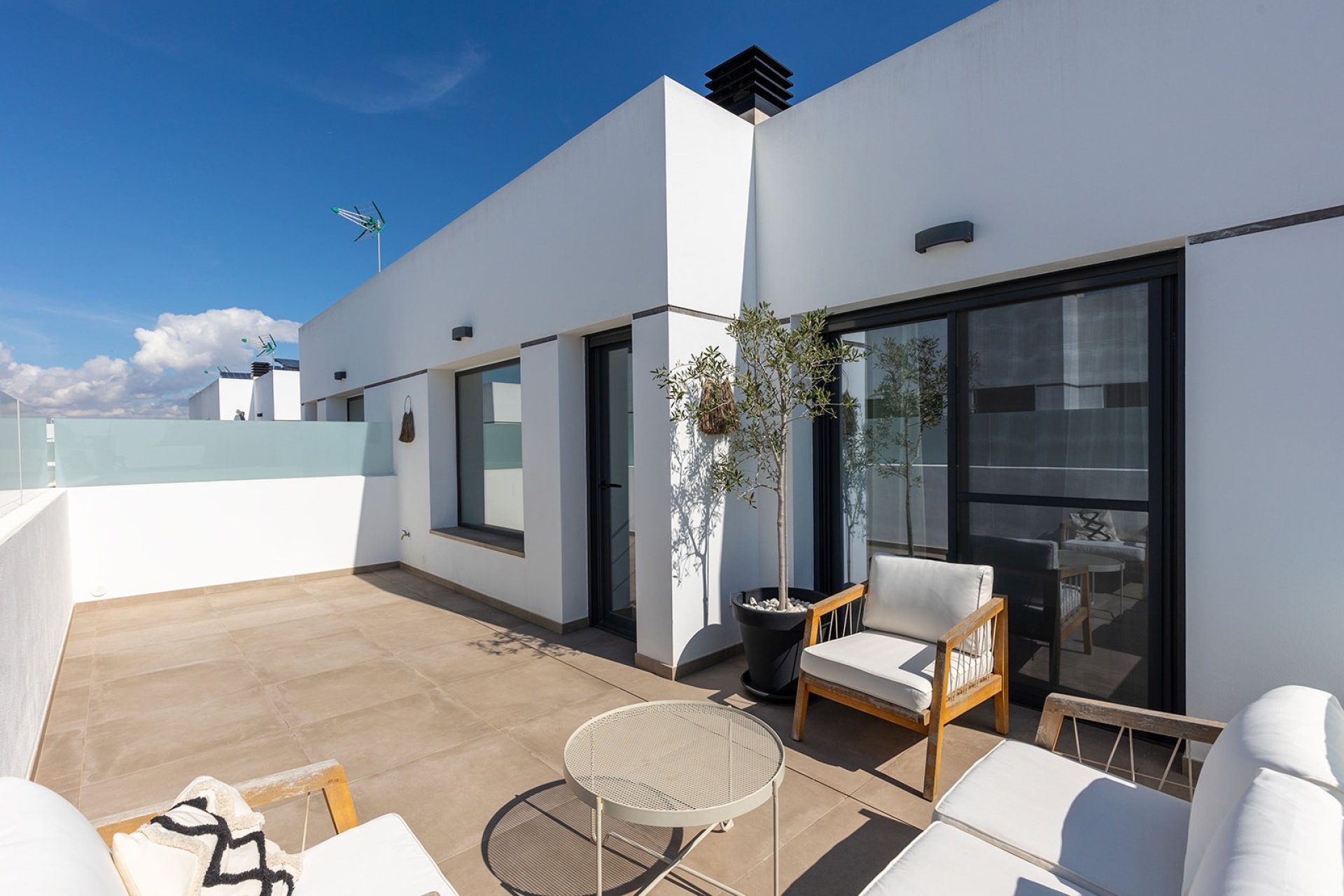 Herverkoop - Geschakelde Villa -
Dolores