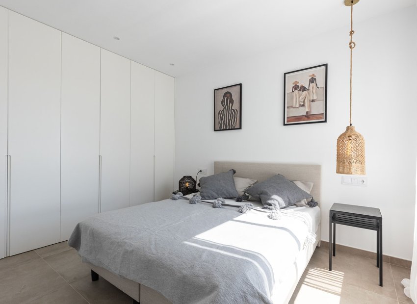 Herverkoop - Geschakelde Villa -
Dolores