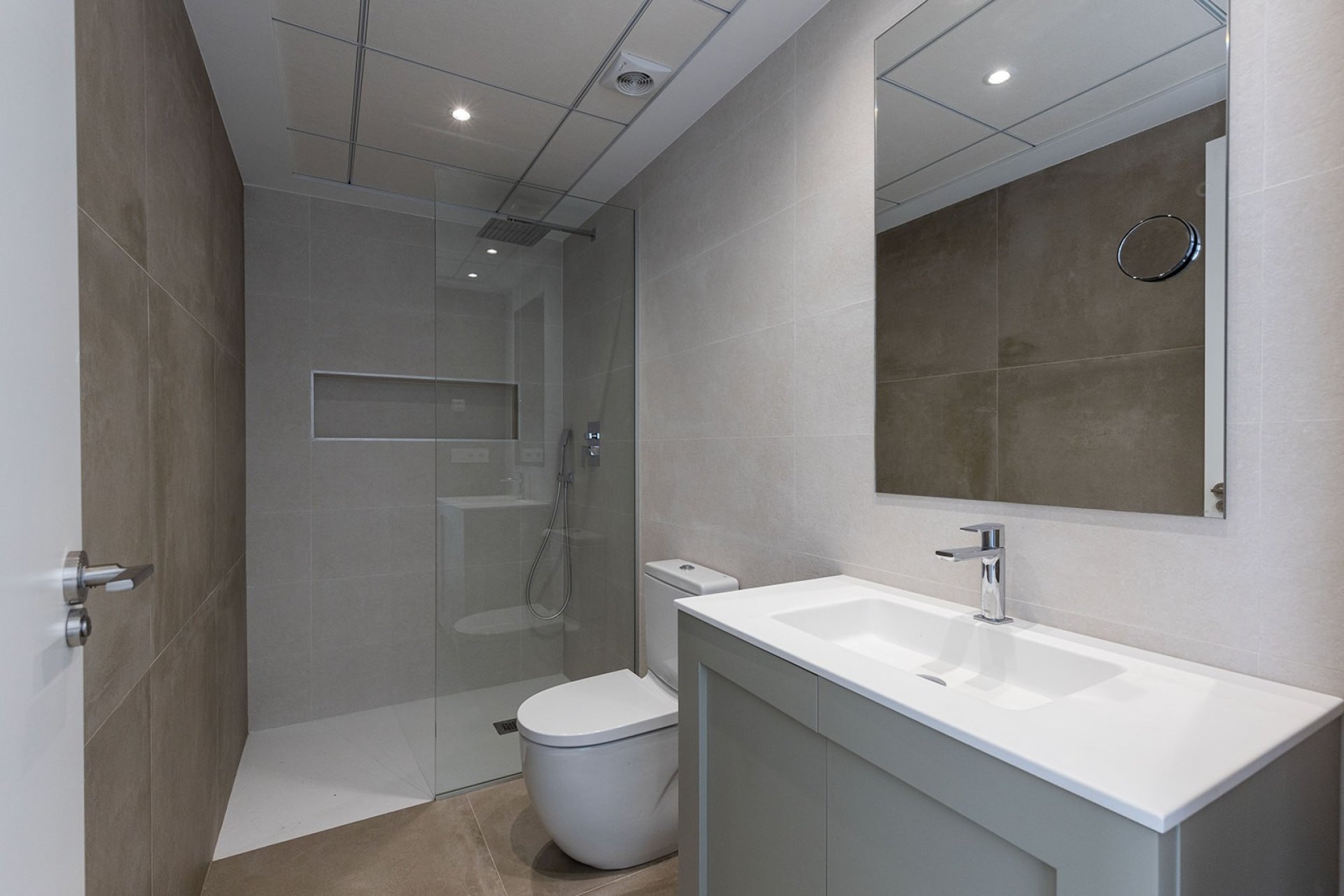 Herverkoop - Geschakelde Villa -
Dolores