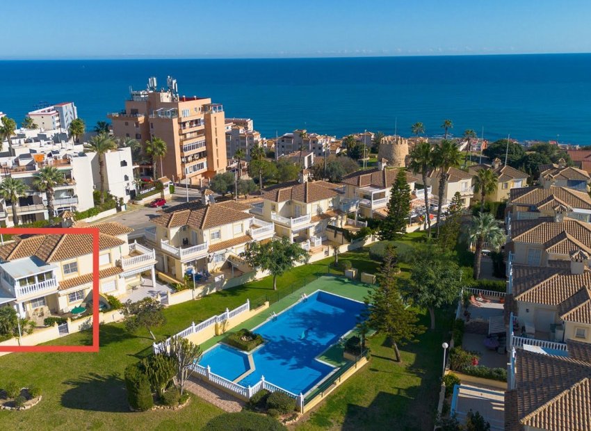 Herverkoop - Geschakelde Villa -
La Mata - Playa