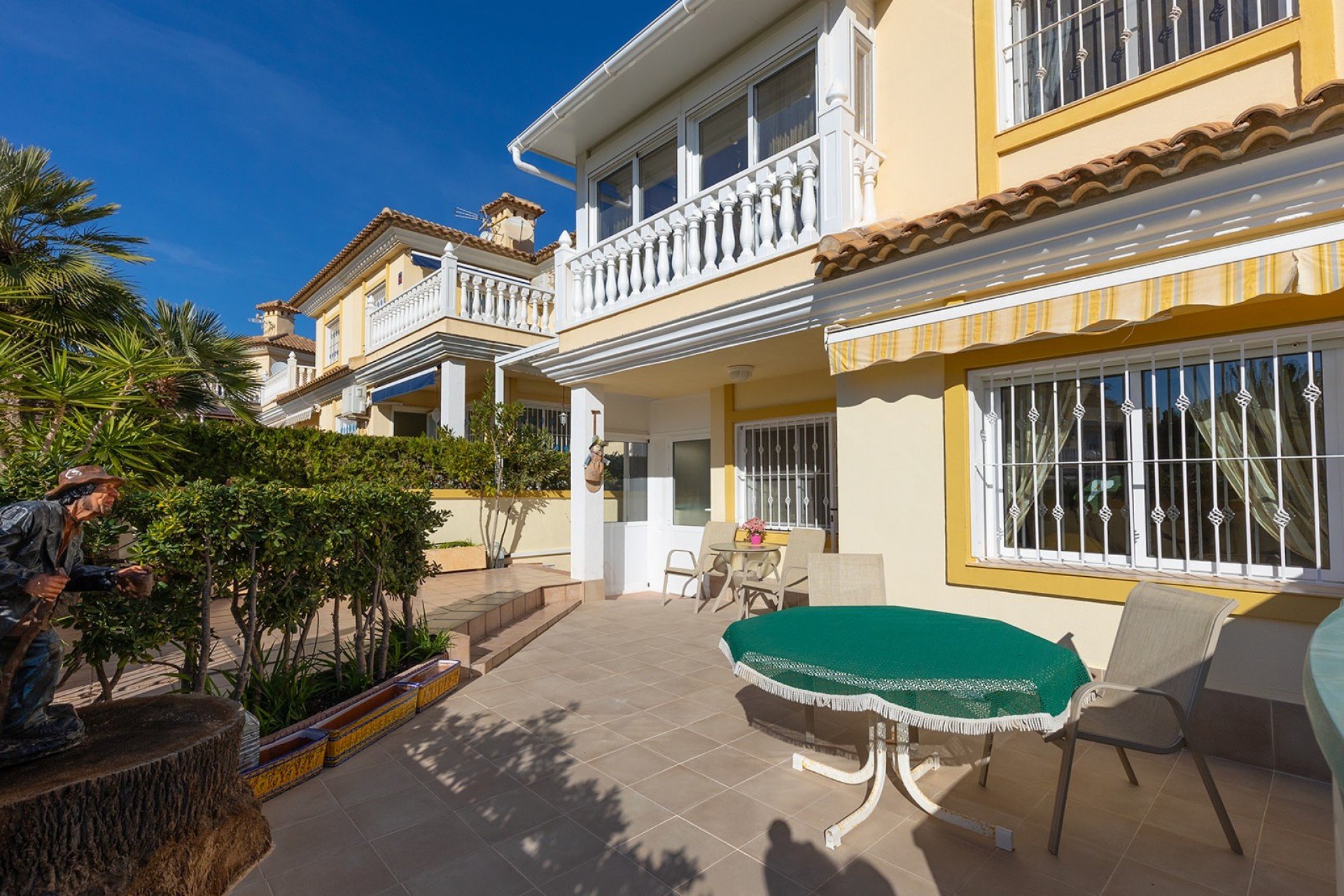 Herverkoop - Geschakelde Villa -
La Mata - Playa