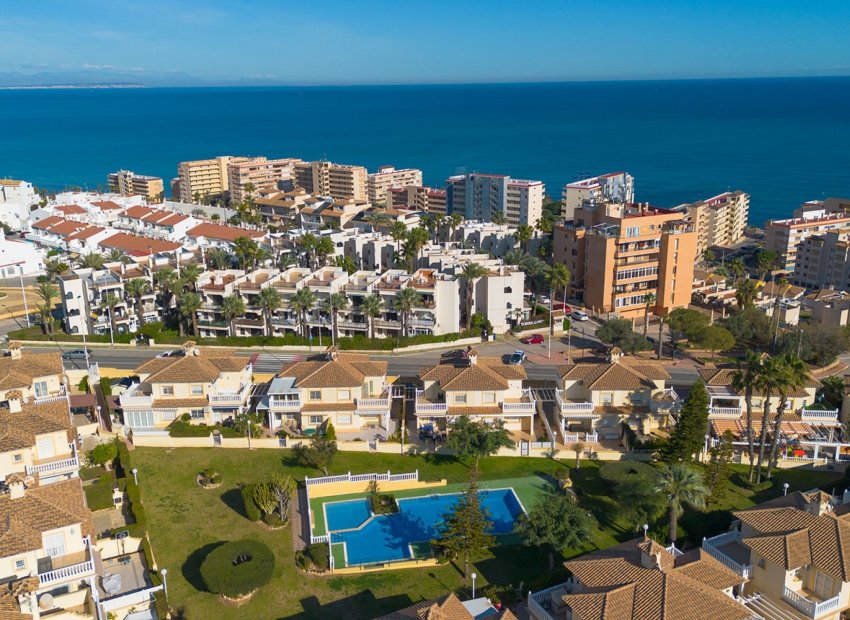 Herverkoop - Geschakelde Villa -
La Mata - Playa