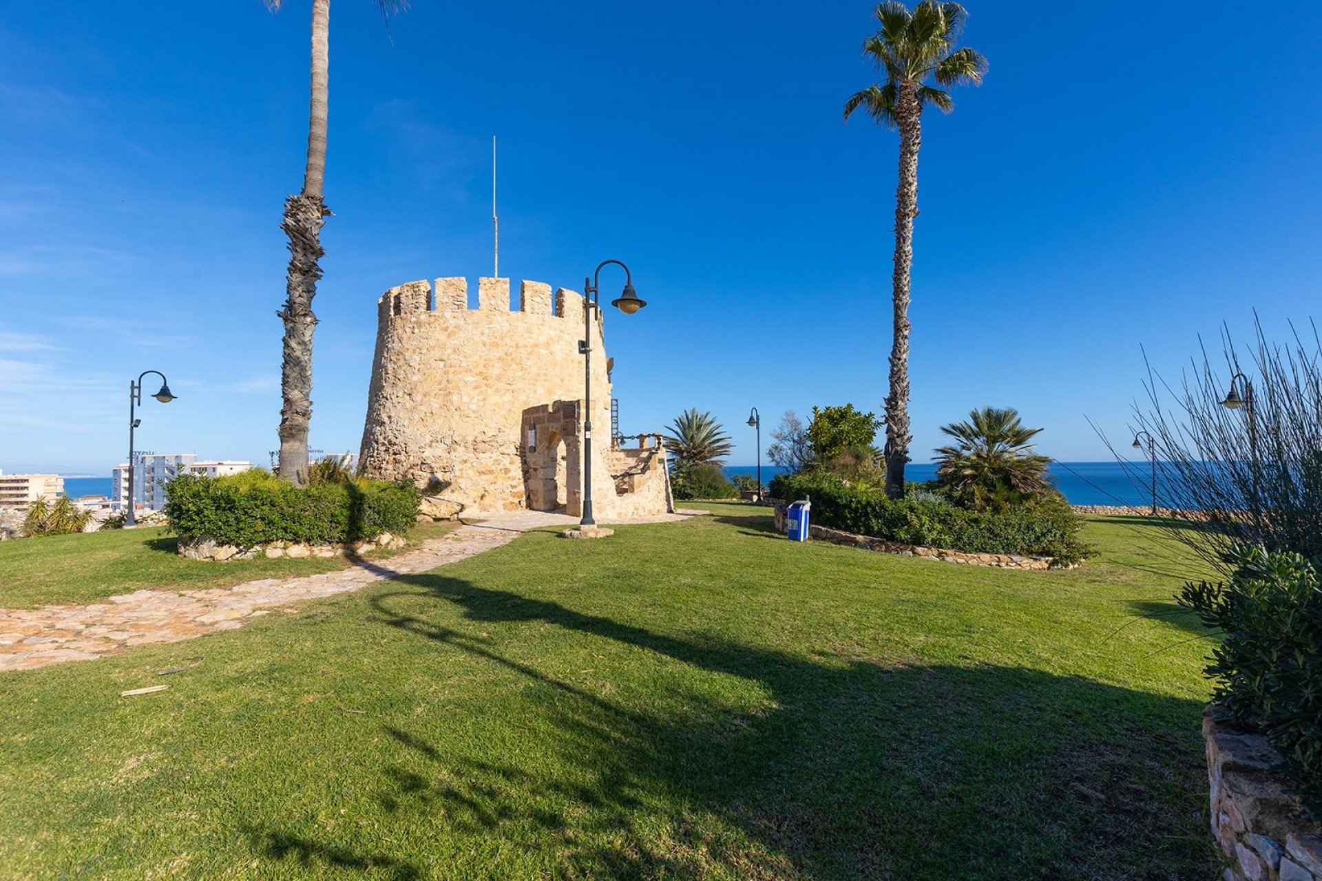 Herverkoop - Geschakelde Villa -
La Mata - Playa