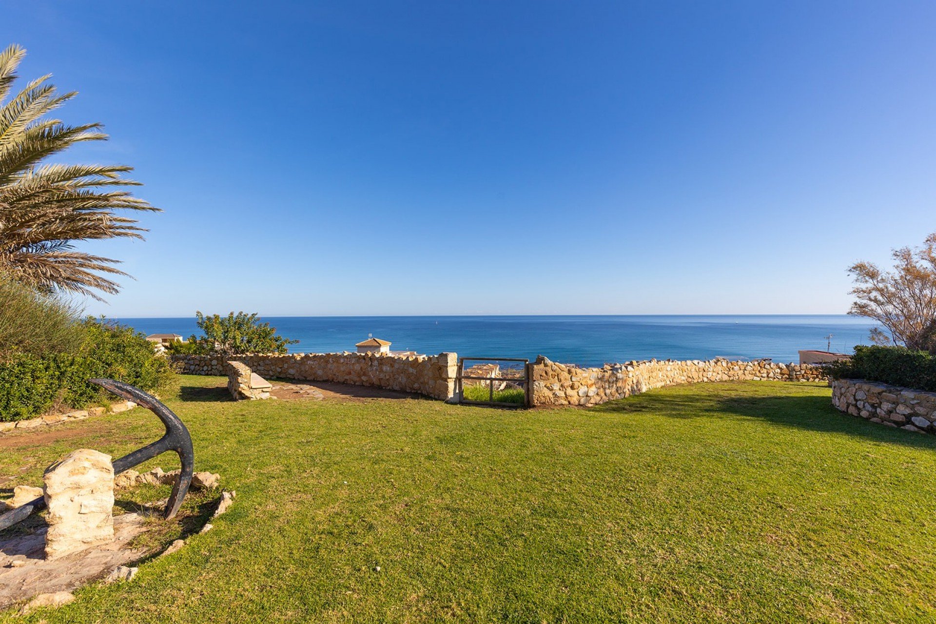 Herverkoop - Geschakelde Villa -
La Mata - Playa