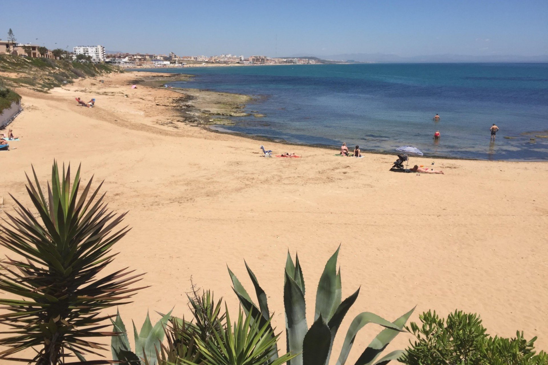 Herverkoop - Geschakelde Villa -
La Mata - Playa