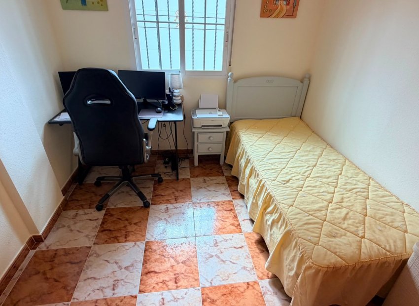 Herverkoop - Geschakelde Villa -
Lomas de Cabo Roig - Orihuela Costa