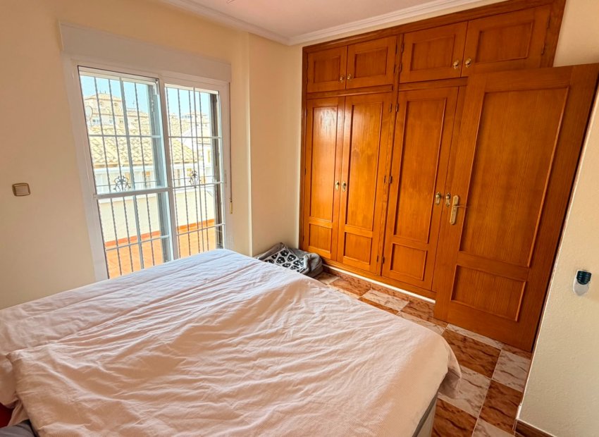 Herverkoop - Geschakelde Villa -
Lomas de Cabo Roig - Orihuela Costa