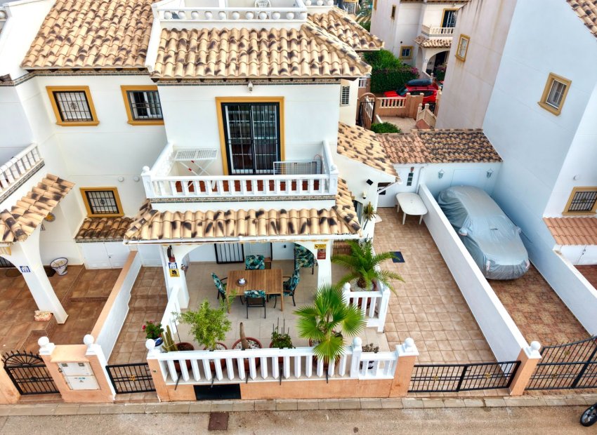 Herverkoop - Geschakelde Villa -
Lomas de Cabo Roig - Orihuela Costa