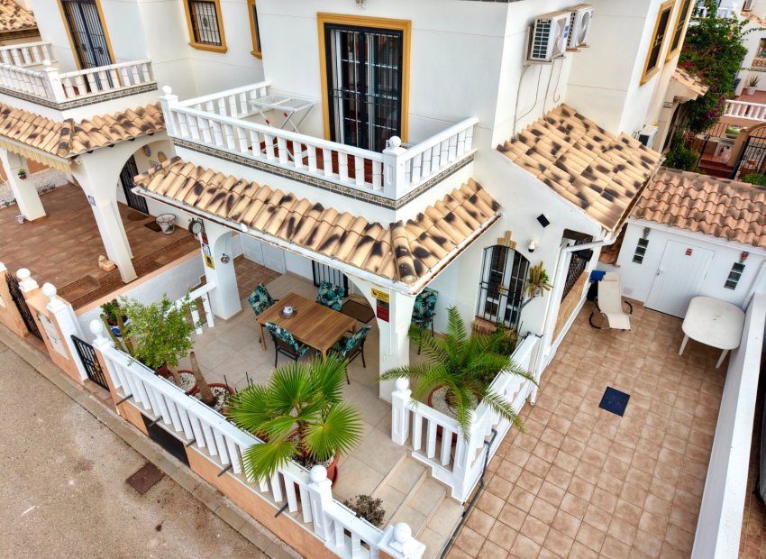 Herverkoop - Geschakelde Villa -
Lomas de Cabo Roig - Orihuela Costa