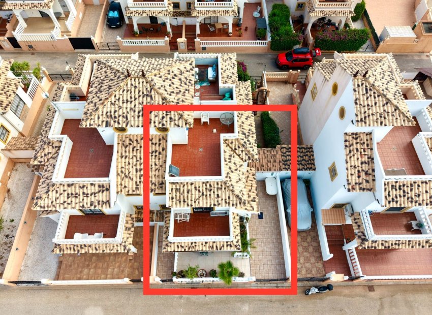 Herverkoop - Geschakelde Villa -
Lomas de Cabo Roig - Orihuela Costa