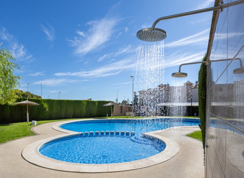 Herverkoop - Geschakelde Villa -
Lomas de Cabo Roig - Orihuela Costa