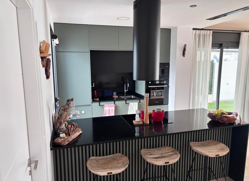 Herverkoop - Geschakelde Villa -
Los Montesinos - La Herada