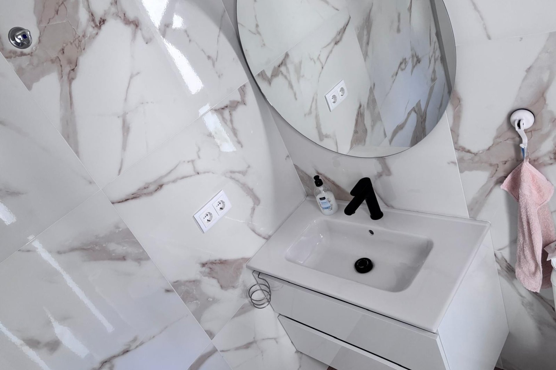 Herverkoop - Geschakelde Villa -
Los Montesinos - La Herada