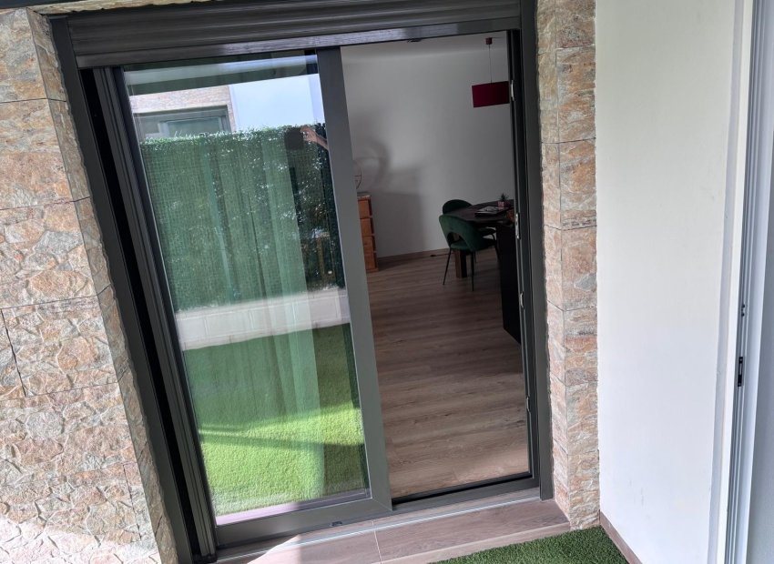 Herverkoop - Geschakelde Villa -
Los Montesinos - La Herada