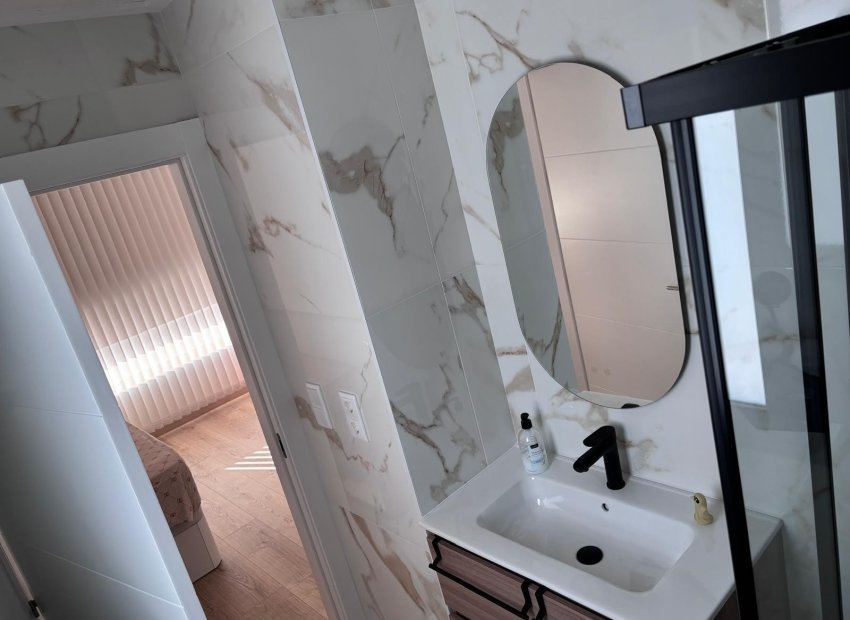 Herverkoop - Geschakelde Villa -
Los Montesinos - La Herada