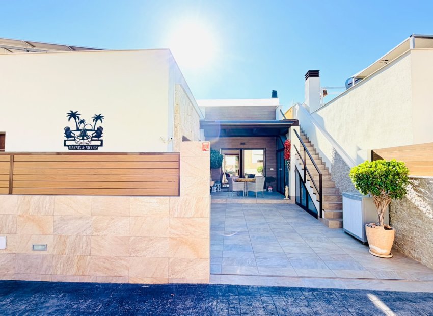 Herverkoop - Geschakelde Villa -
Los Montesinos - La Herada
