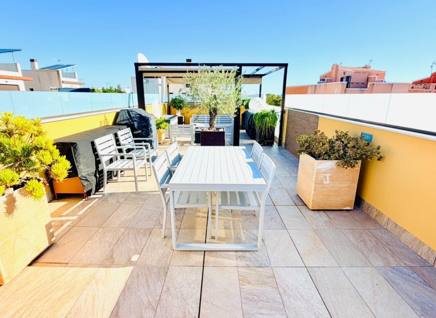 Herverkoop - Geschakelde Villa -
Los Montesinos - La Herada