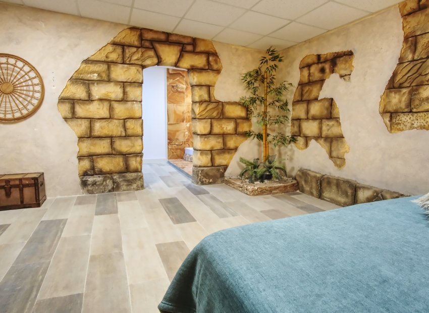 Herverkoop - Geschakelde Villa -
Orihuela Costa - Costa Blanca South