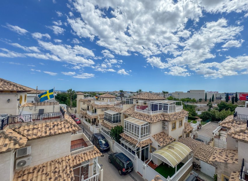 Herverkoop - Geschakelde Villa -
Orihuela Costa - La Zenia