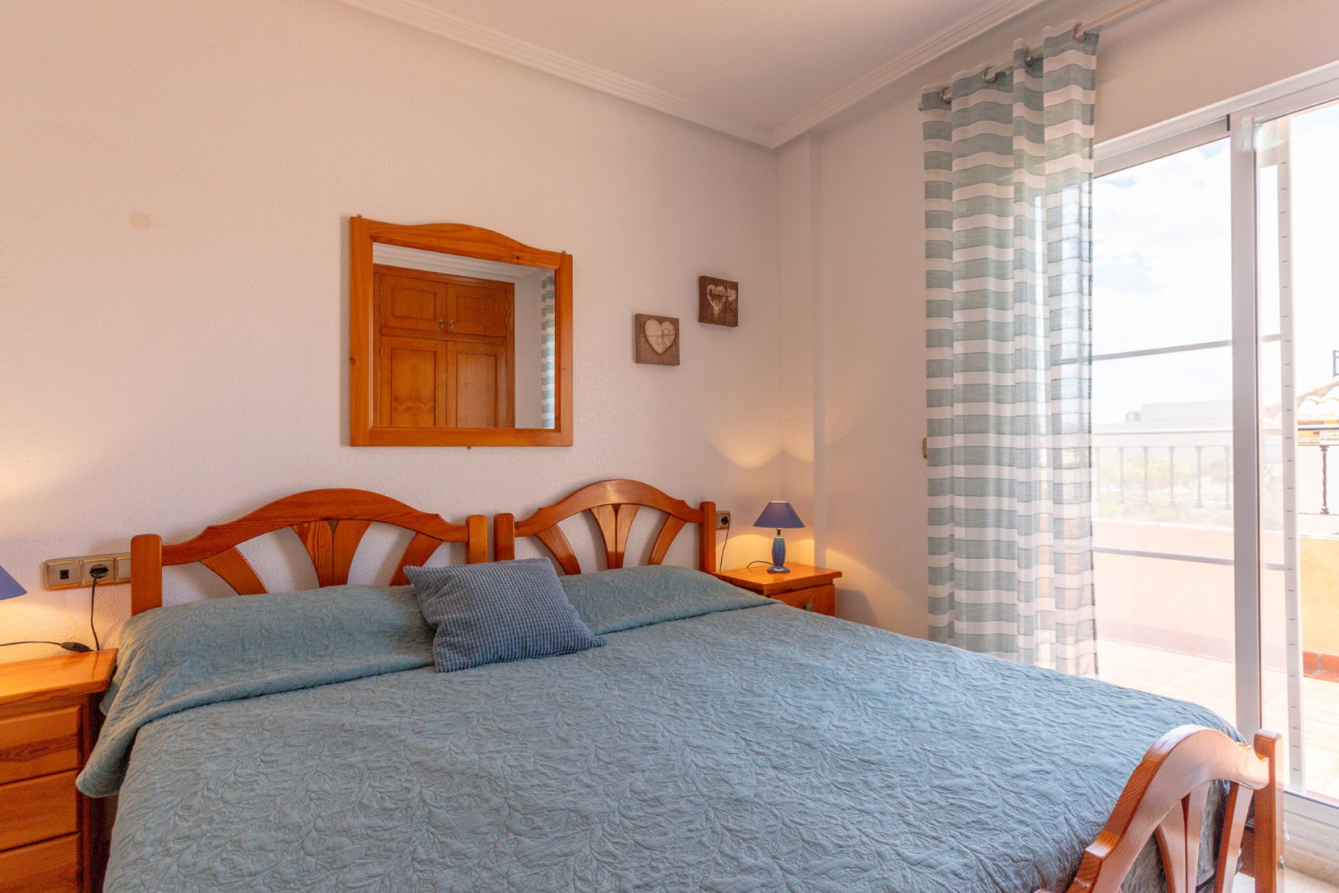 Herverkoop - Geschakelde Villa -
Orihuela Costa - La Zenia