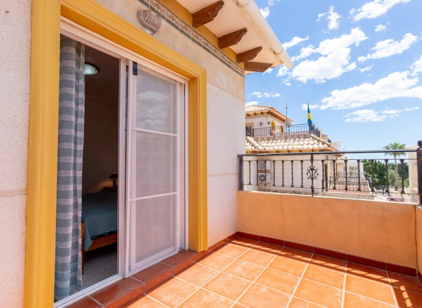 Herverkoop - Geschakelde Villa -
Orihuela Costa - La Zenia
