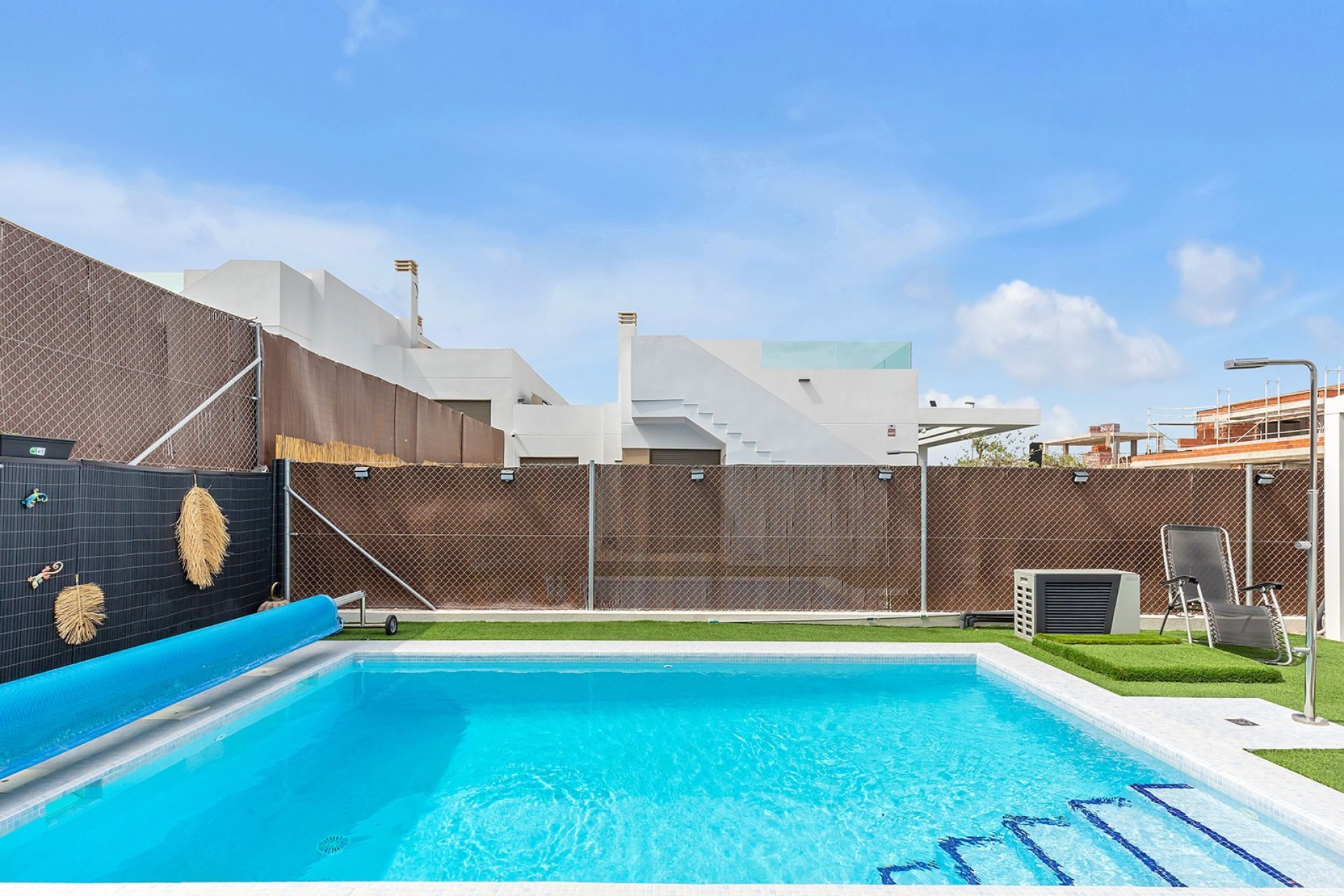 Herverkoop - Geschakelde Villa -
Orihuela Costa - Vistabella Golf