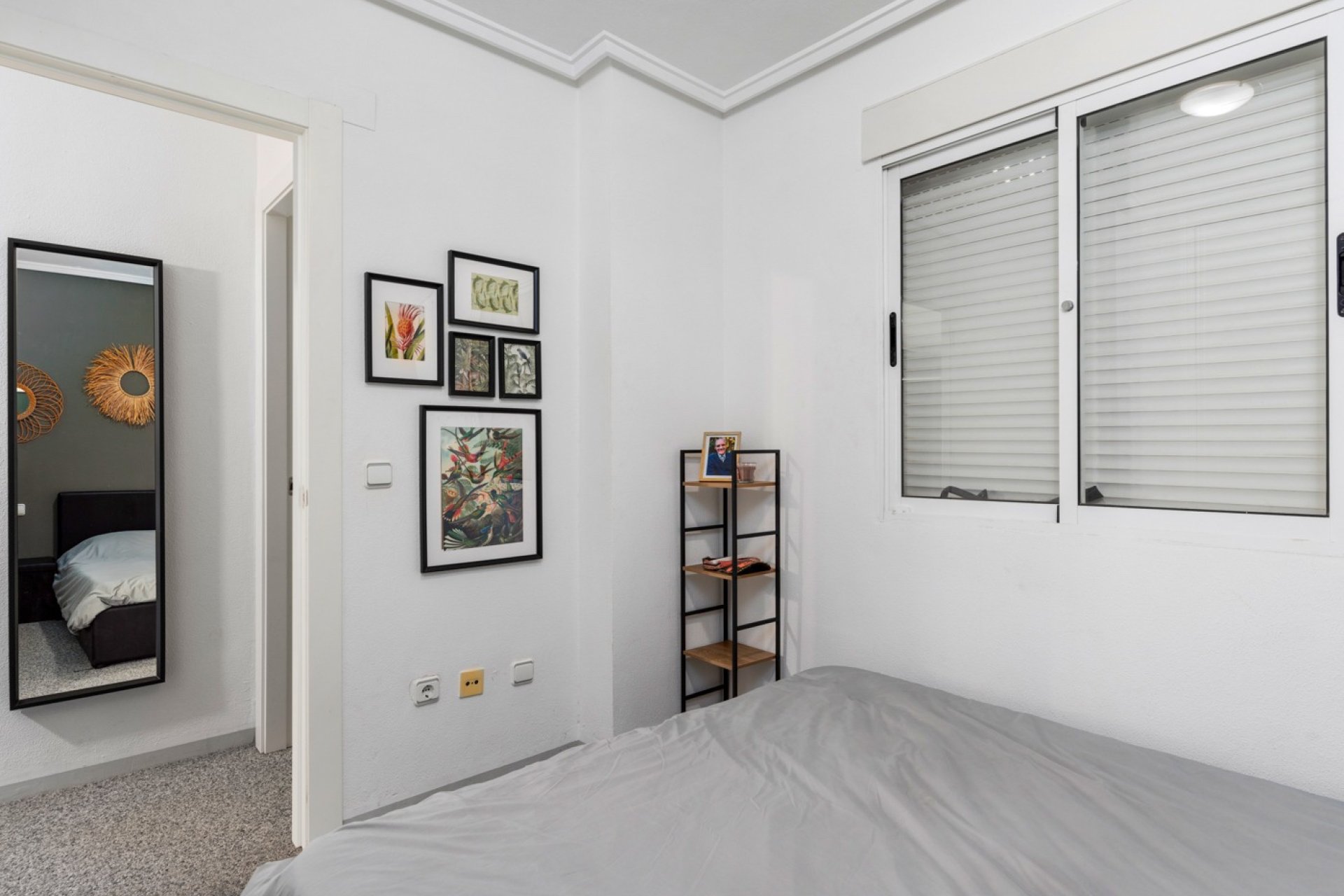 Herverkoop - Geschakelde Villa -
Orihuela Costa