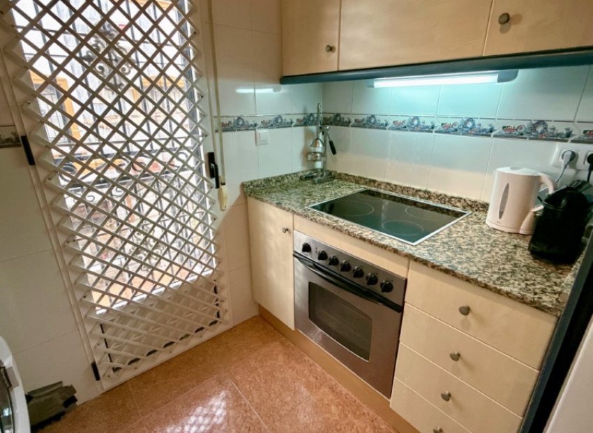 Herverkoop - Geschakelde Villa -
Orihuela - Desamparados - Hurchillo - Torremendo