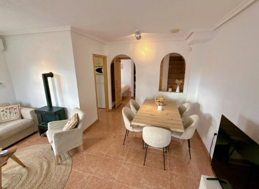 Herverkoop - Geschakelde Villa -
Orihuela - Desamparados - Hurchillo - Torremendo