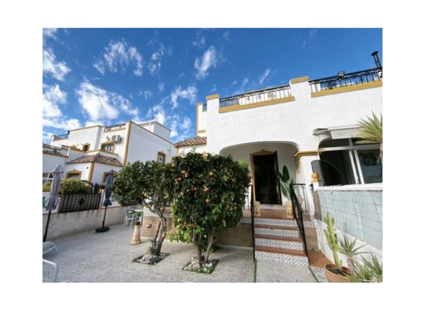 Herverkoop - Geschakelde Villa -
Orihuela - Desamparados - Hurchillo - Torremendo