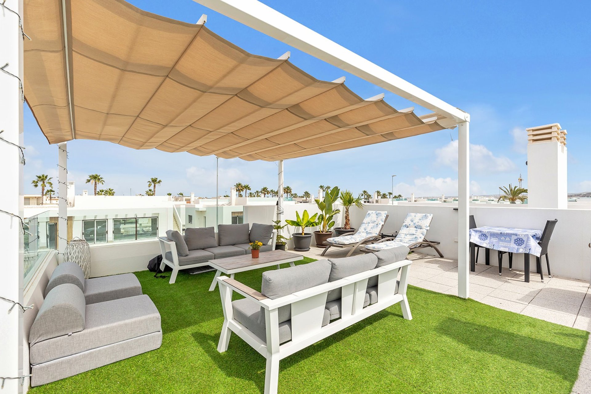 Herverkoop - Geschakelde Villa -
Orihuela - Entre Naranjos - Vistabella