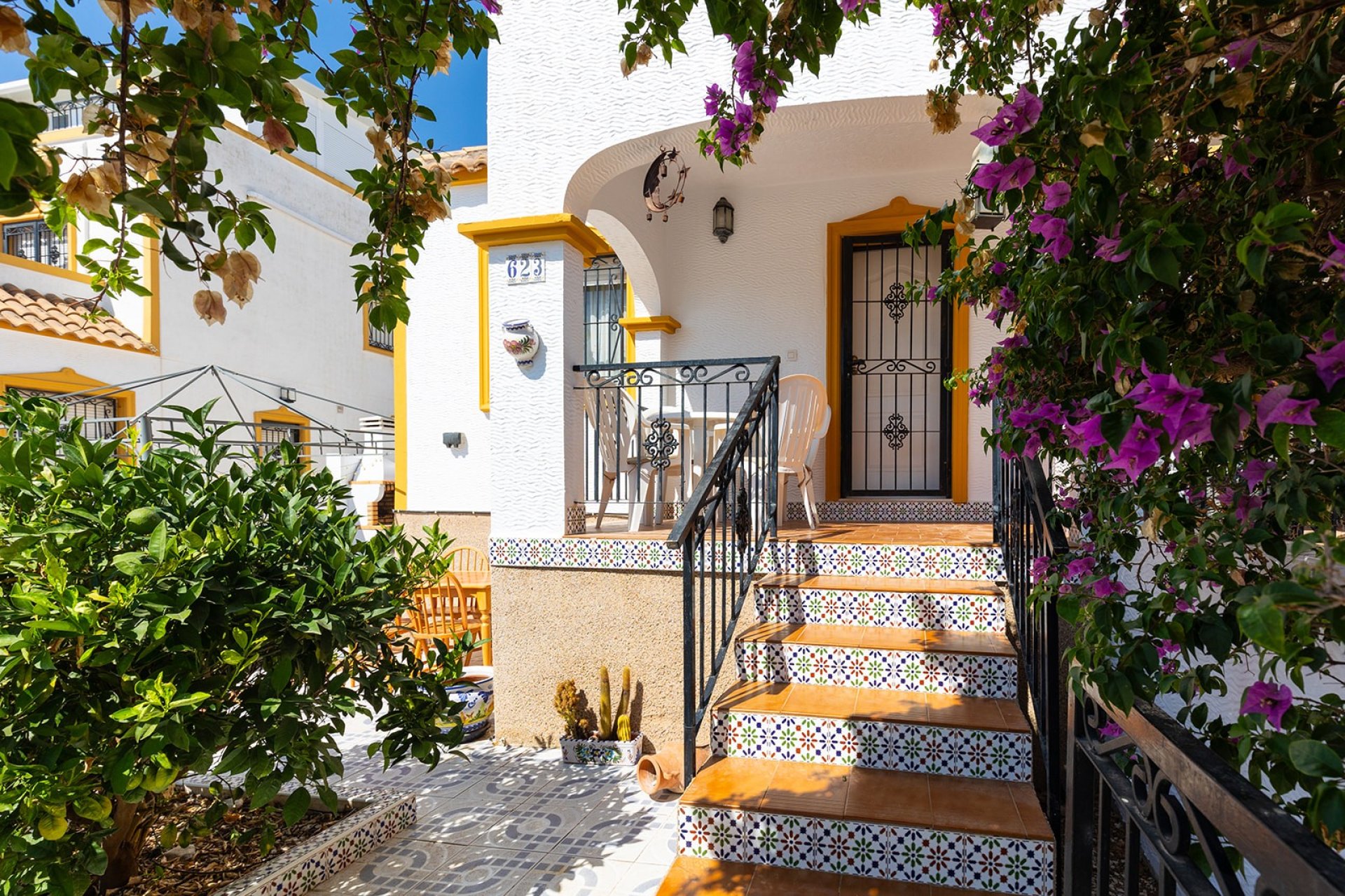 Herverkoop - Geschakelde Villa -
Orihuela - Vistabella Golf