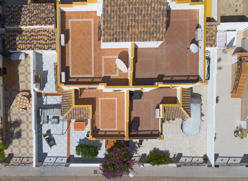 Herverkoop - Geschakelde Villa -
Orihuela - Vistabella Golf