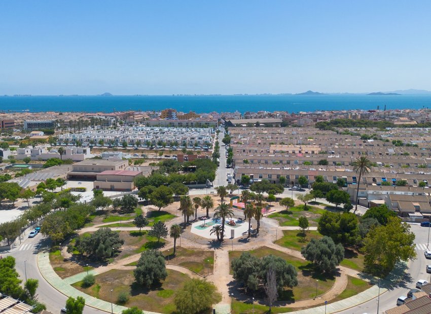 Herverkoop - Geschakelde Villa -
Orihuela - Vistabella Golf