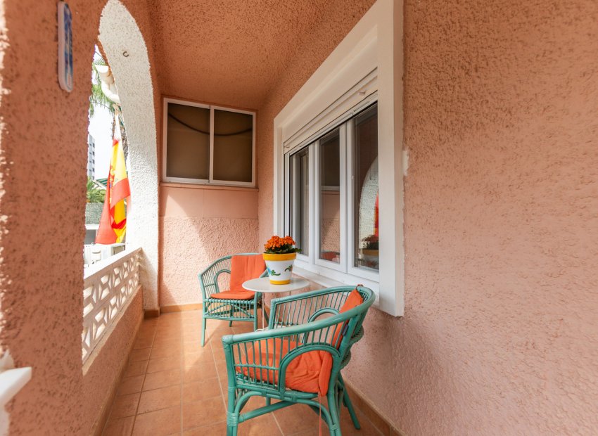 Herverkoop - Geschakelde Villa -
Punta Prima