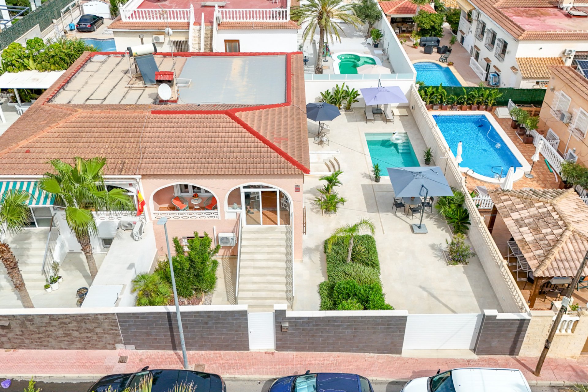 Herverkoop - Geschakelde Villa -
Punta Prima