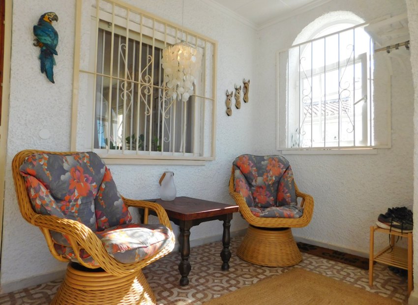 Herverkoop - Geschakelde Villa -
Torrevieja - San Luis